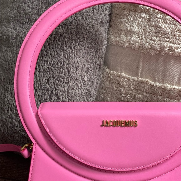 Jacquemes Le Sac Rond bag in pink - Picture 9 of 10